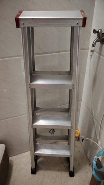 家用闲置人小型人字梯转让