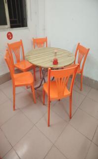 转让一张食桌配5张椅子