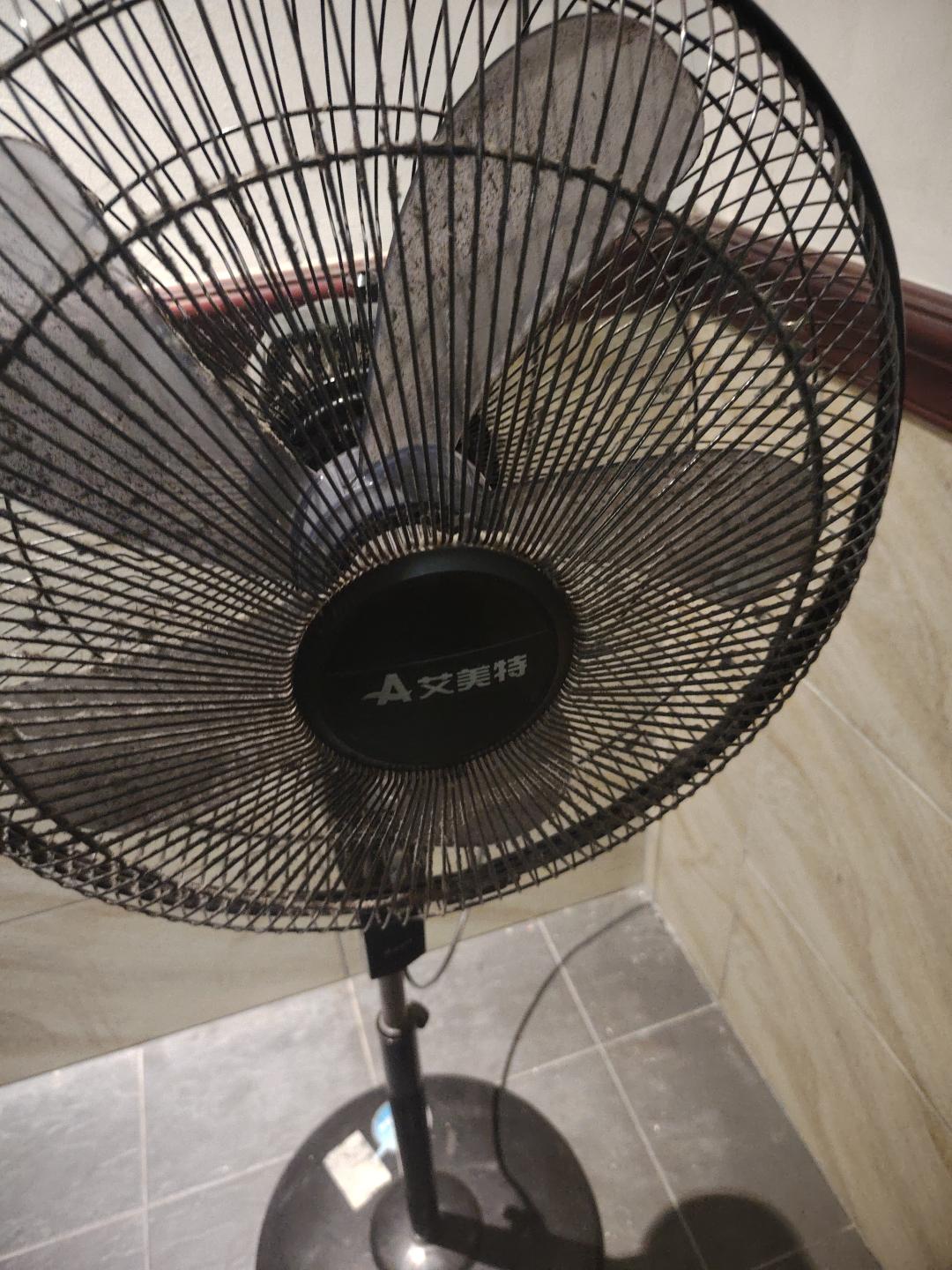 闲置的一支艾美特风扇2