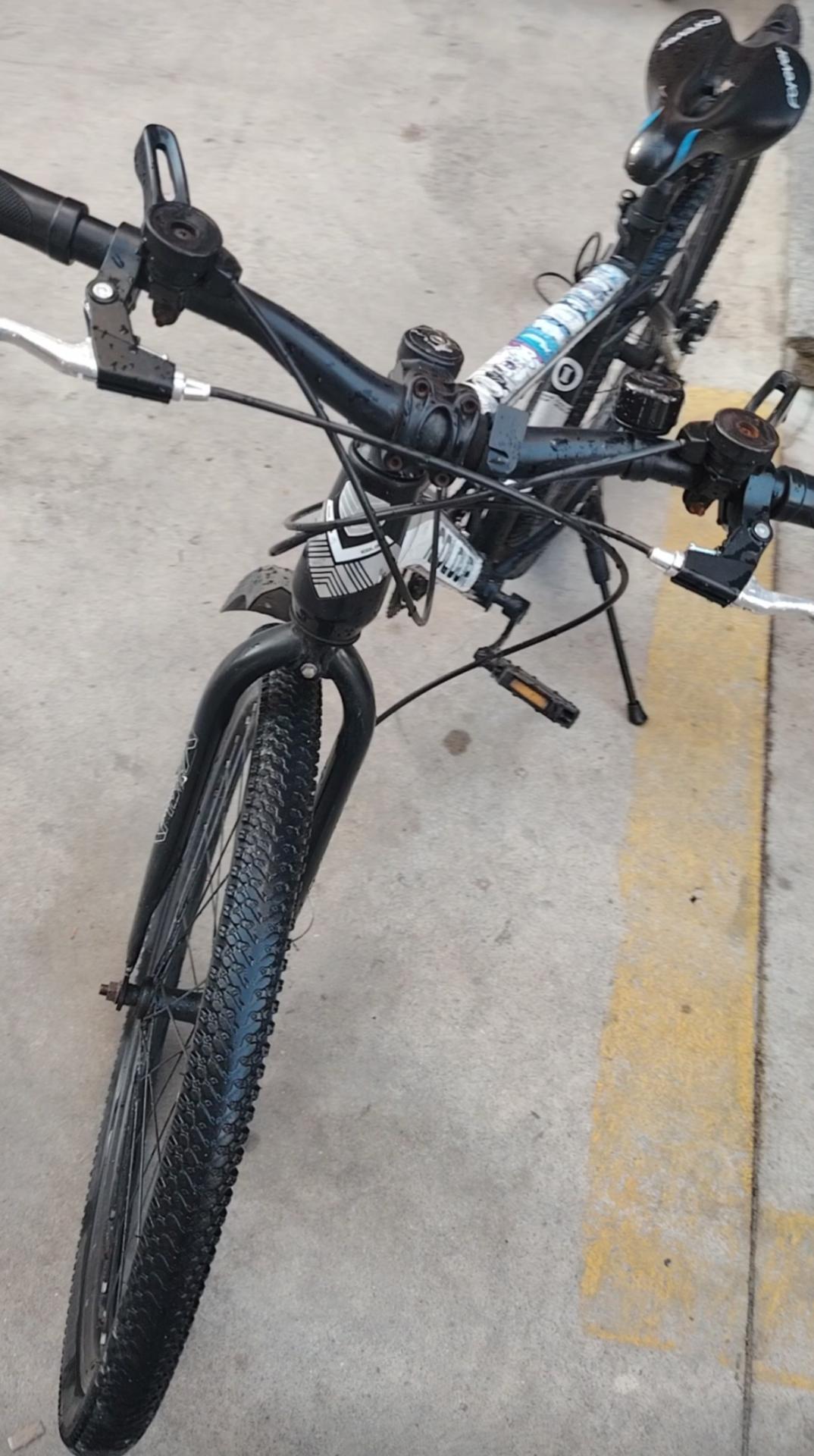 转让成人骑行的自行车，适合18岁以上的人骑行0